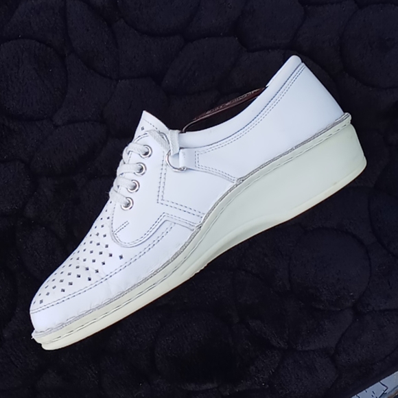 Finn Comfort Baden Perforated Leather Comfort 👞